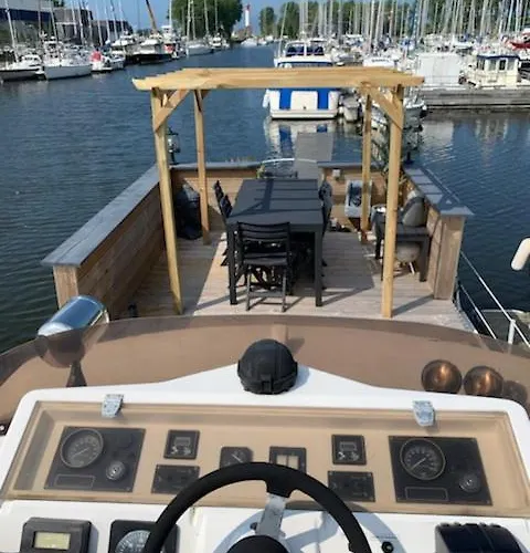 Magnifique Bateau Maison 船屋