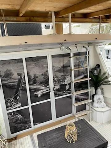 Magnifique Bateau Maison 船屋