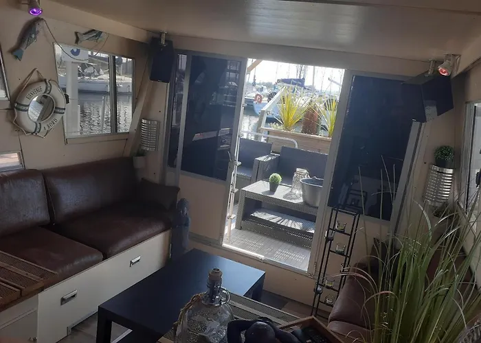 Magnifique Bateau Maison 船屋