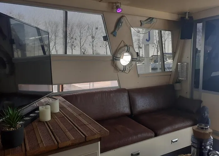 Magnifique Bateau Maison 船屋 *