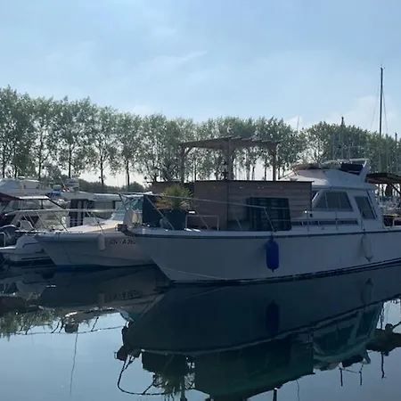 Magnifique Bateau Maison Ouistreham