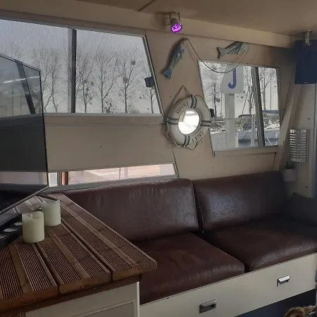 Magnifique Bateau Maison Botel *